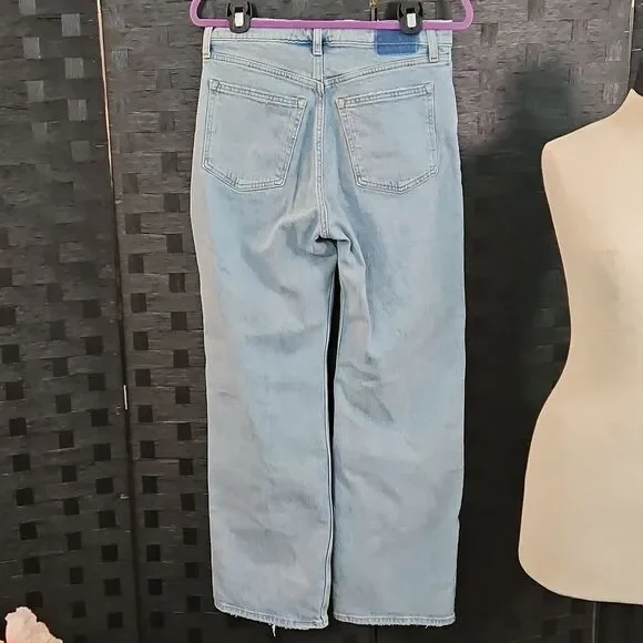 Abercrombie & Fitch The 90's High Rise Light Wash Jeans Size 29 (Size 8) - Picture 7 of 15